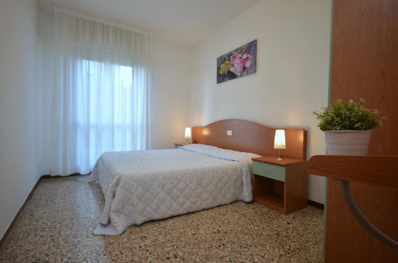 Appartamenti Dal Moro Lignano Sabbiadoro Exterior foto