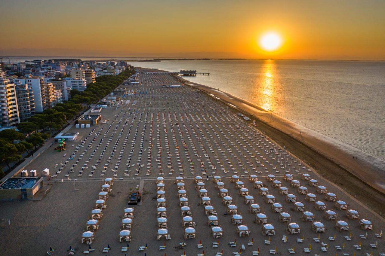 Appartamenti Dal Moro Lignano Sabbiadoro Exterior foto